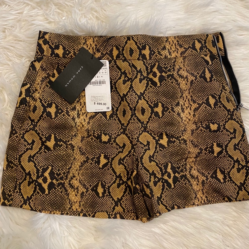 Zara shorts brand new